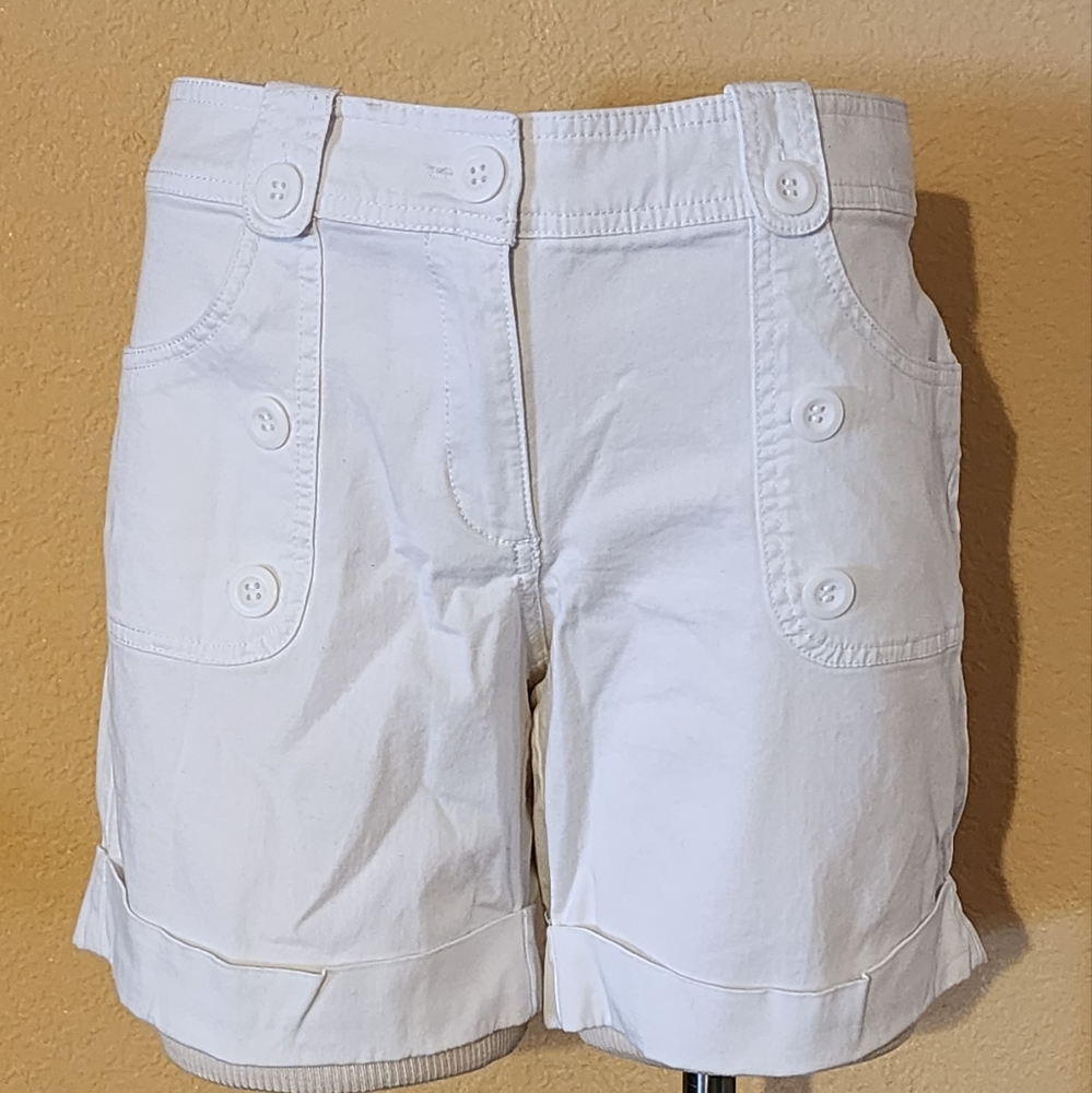 New York & Co shorts sz 0.  #329